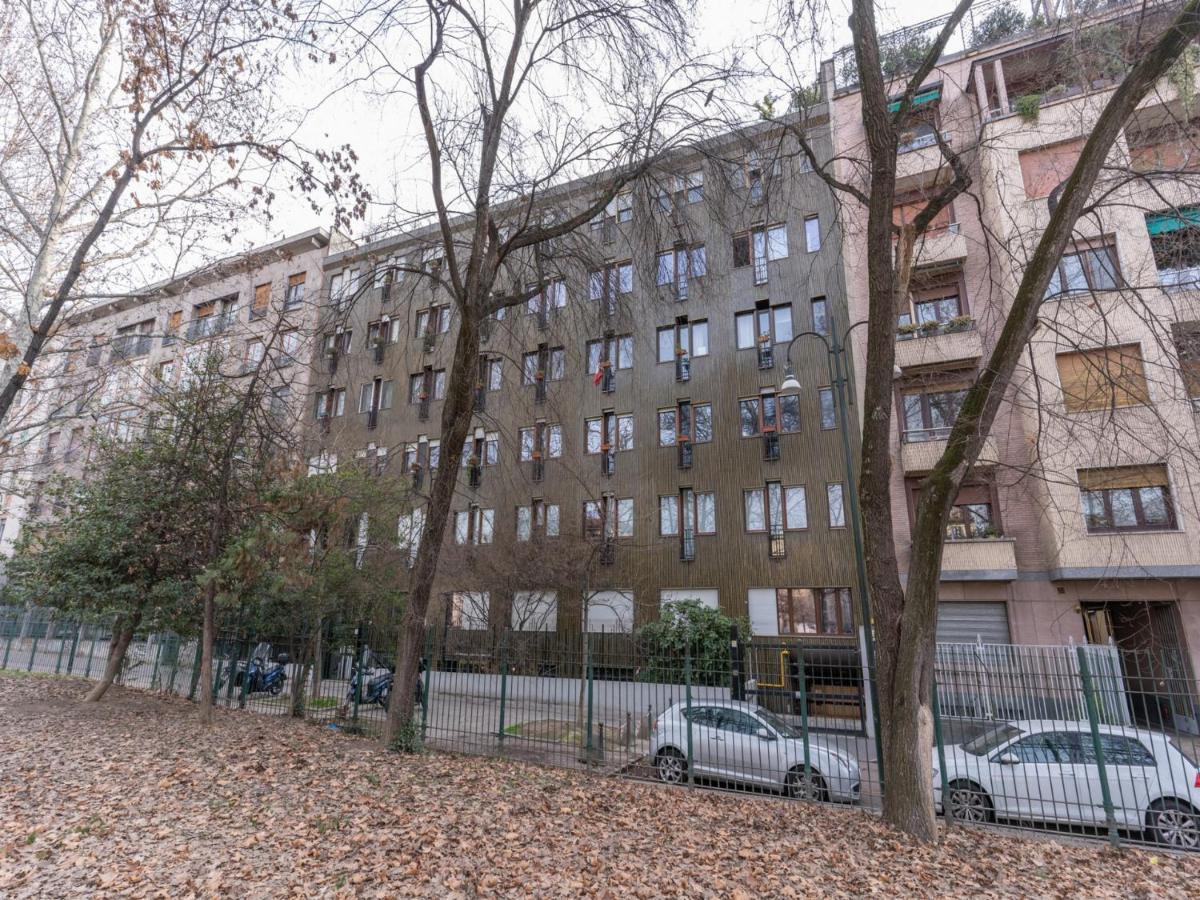 The Best Rent - Gorgeous One-Bedroom Apartment In Ticinese Milan Bagian luar foto