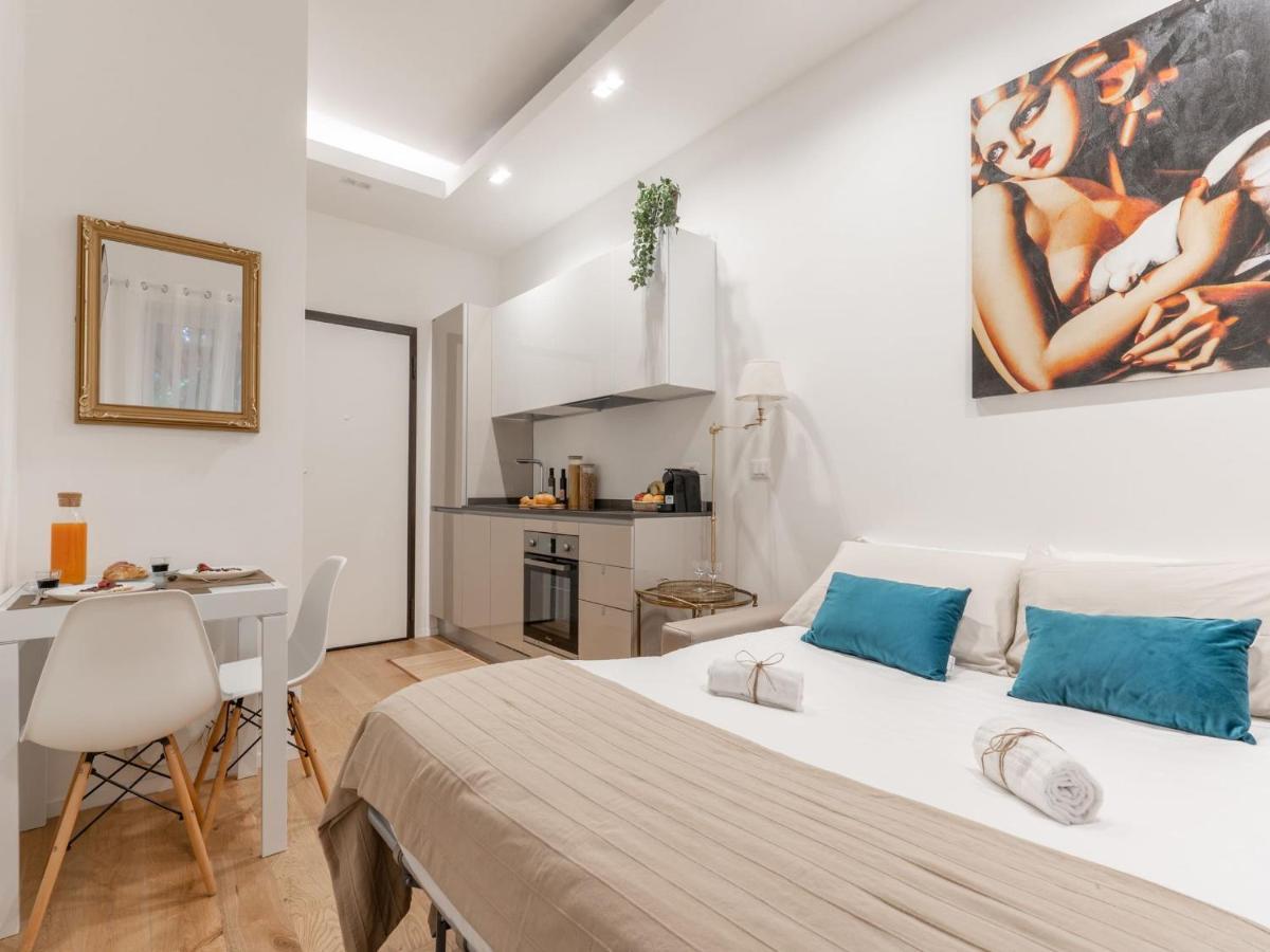 The Best Rent - Gorgeous One-Bedroom Apartment In Ticinese Milan Bagian luar foto